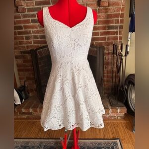 EUC 100% Cotton Lilly Pulitzer Eyelet A line dress